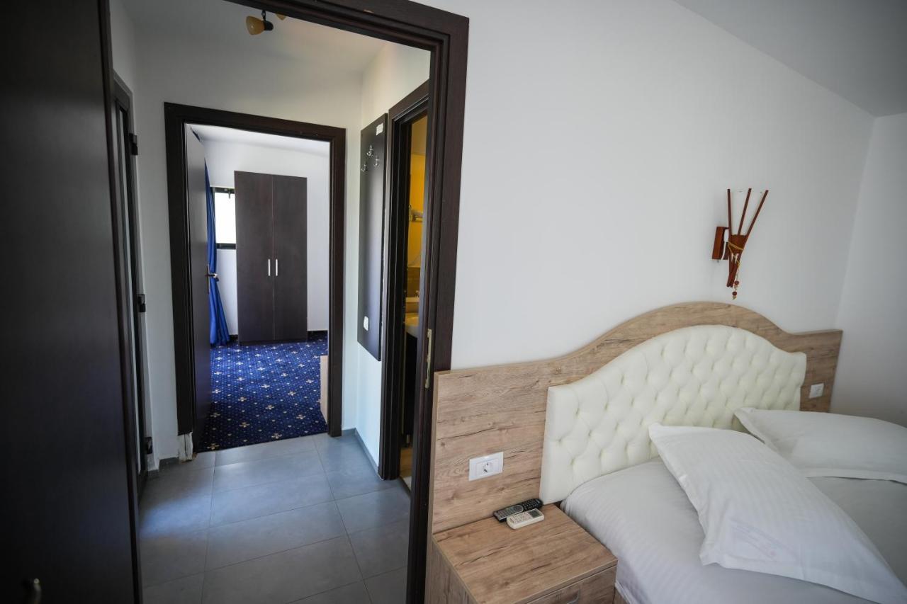Bungalowuri "Doi Cocosi " Villa Horezu Ngoại thất bức ảnh