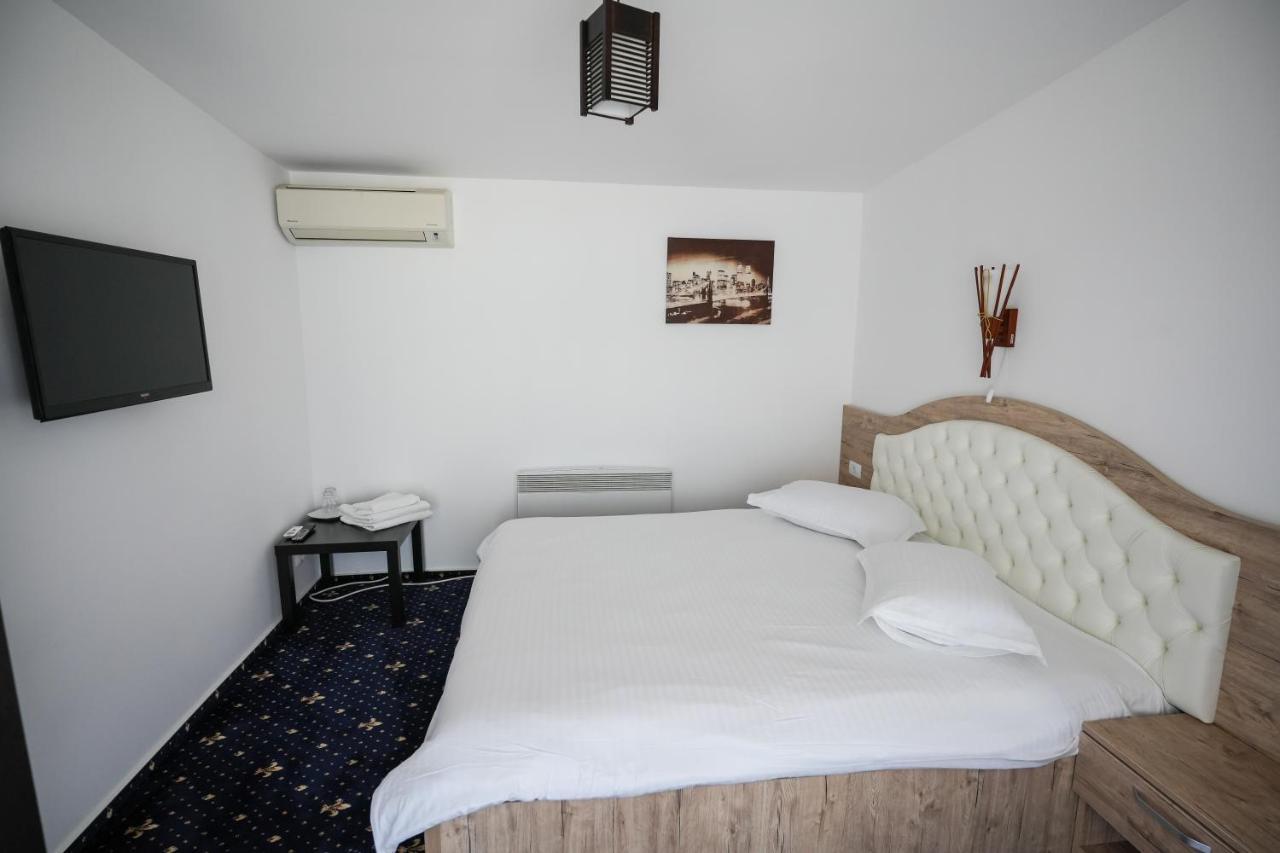 Bungalowuri "Doi Cocosi " Villa Horezu Ngoại thất bức ảnh